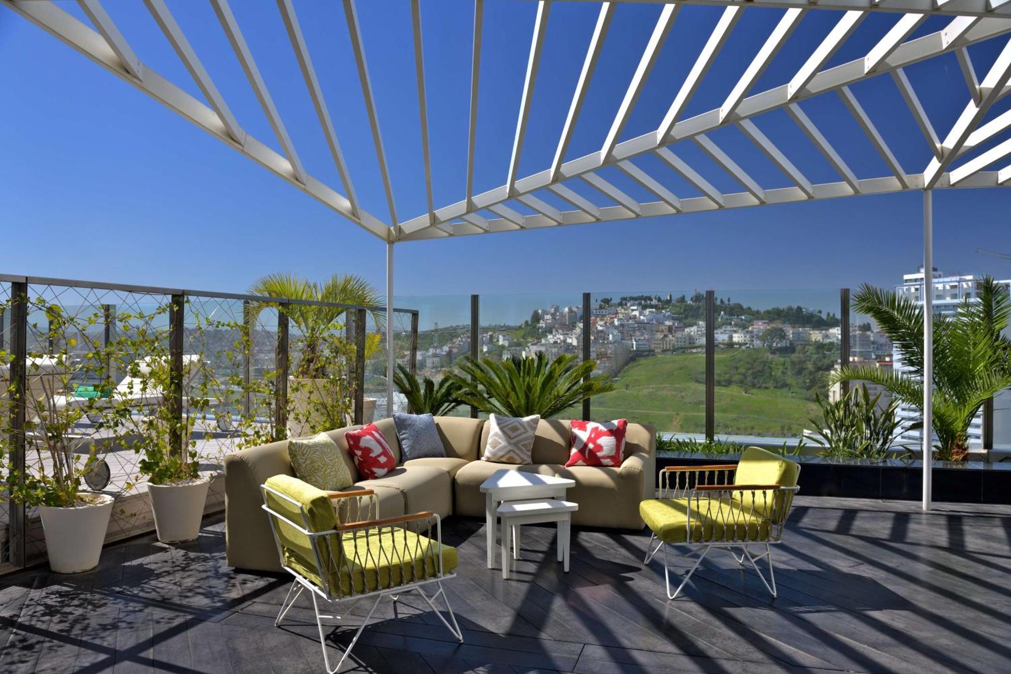 Hilton Tanger City Center Bagian luar foto Rooftop garden