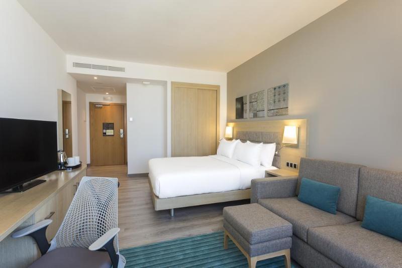 Hilton Tanger City Center Bagian luar foto A room at the hotel